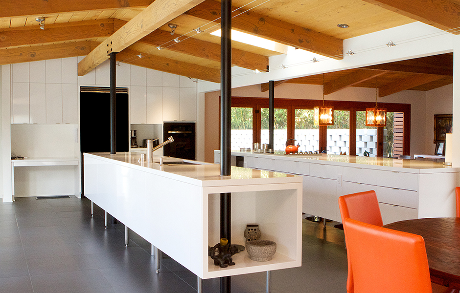 Modern White Free Standing Style Kitchen